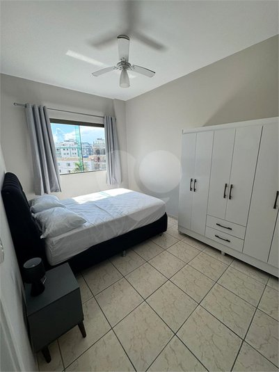 Apartamento à venda com 3 quartos, sendo 1 suíte, no Centro, Cabo Frio, RJ