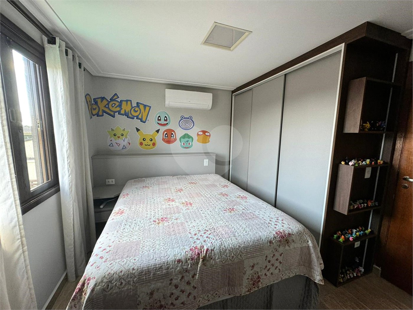 Casa à venda com 3 quartos, sendo 1 suíte, no condomínio Residencial Jardim das Flores 1510, Cotia - SP