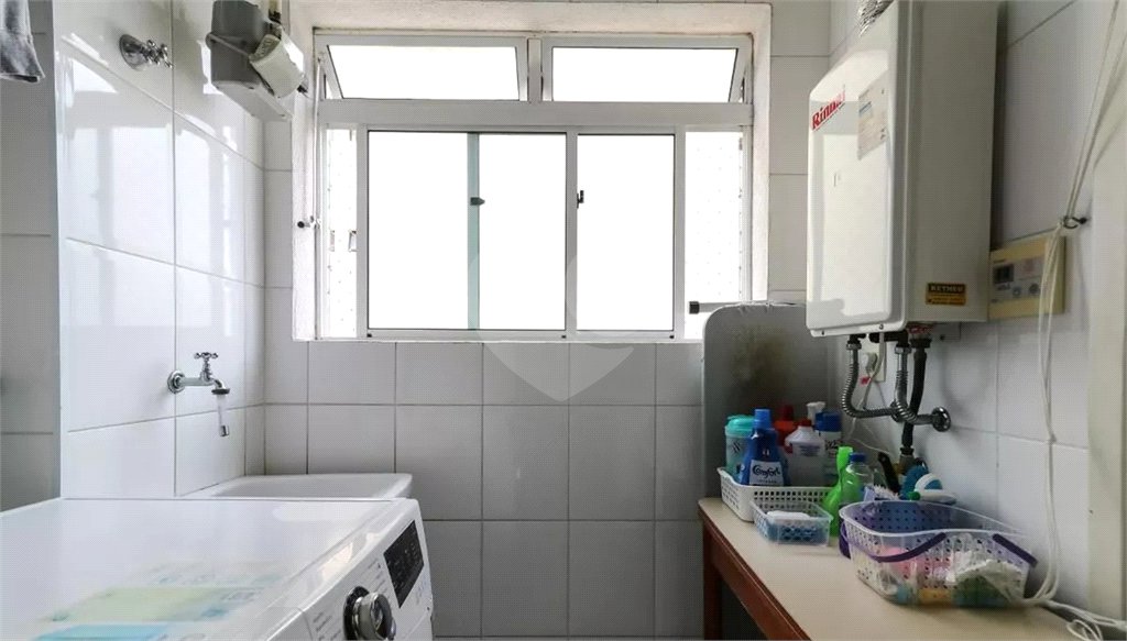 Apartamento à venda com 3 suítes em Vila Ipojuca, São Paulo, SP