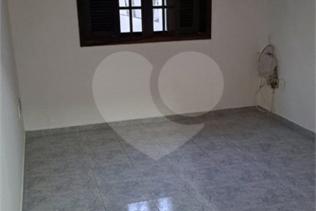 Sobrado à venda com 3 quartos, sendo 1 suíte, em Vila Suissa, Mogi das Cruzes, SP