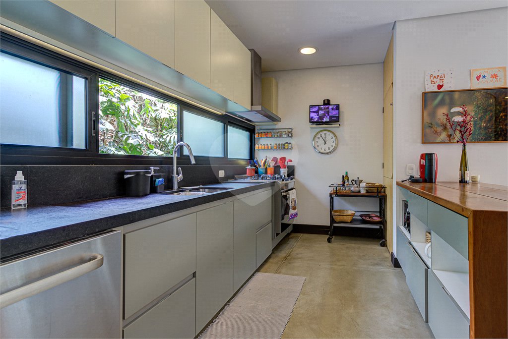 Casa à venda com 3 suítes em Alto da Boa Vista, São Paulo, SP