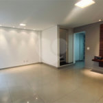 Casa à venda com 3 suítes no condomínio Vilas 2, São Paulo - SP