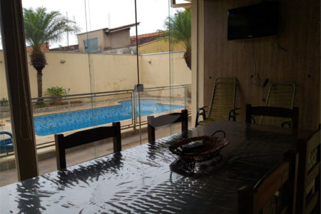 Casa à venda com 3 quartos, sendo 2 suítes, em Jardim das Estações (vila Xavier), Araraquara, SP