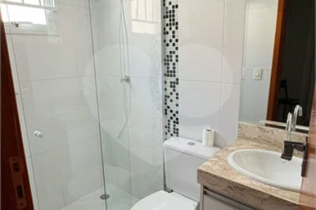 Casa à venda com 2 suítes no condomínio Santana, São Paulo - SP