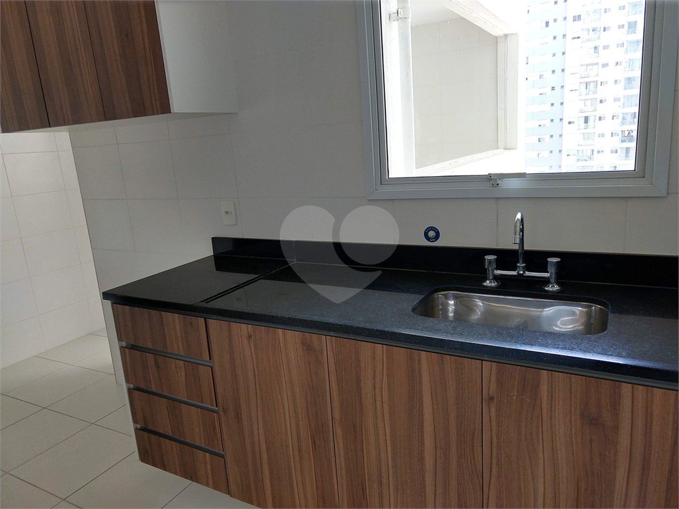 Apartamento à venda com 3 suítes em Vila Anastácio, São Paulo, SP