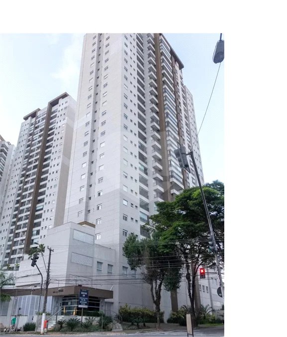 Espaço, conforto e uma localização privilegiada fazem deste apartamento mobiliado no Baeta Neves, em São Bernardo do Campo, uma excelente opção para seu novo lar. Com 118 m², três dormitórios e quatro banheiros, o imóvel oferece ambientes amplos para acomodar a família e receber amigos com comodidad