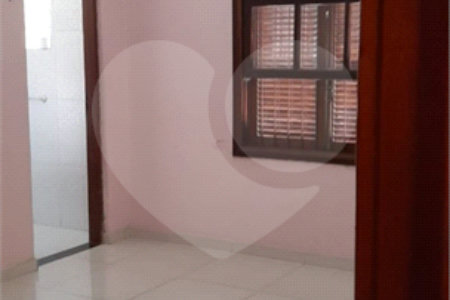 Sobrado à venda com 6 quartos, sendo 3 suítes, em Vila Divina Pastora, São Paulo, SP