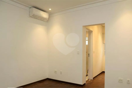 Casa à venda com 3 suítes no condomínio Residencial Morumbi, São Paulo - SP