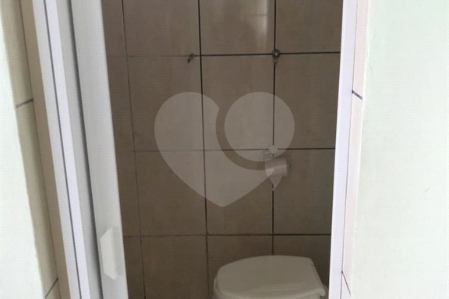 Sobrado à venda com 4 quartos, sendo 1 suíte, em Parque Edu Chaves, São Paulo, SP