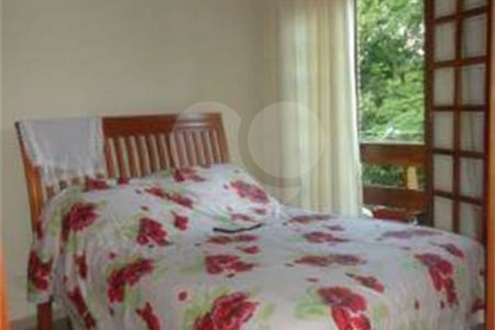 Casa à venda com 3 quartos, sendo 1 suíte,  em Parque Monte Alegre, Taboão da Serra, SP