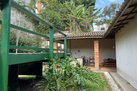 Casa à venda com 4 quartos, sendo 1 suíte,  em Vila Morumbi, São Paulo, SP