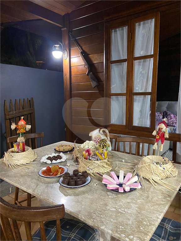Casa à venda com 3 quartos, sendo 1 suíte, no condomínio Associação Reserva das Hortênsias, Mairiporã - SP