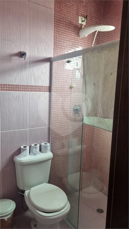 Sobrado à venda com 4 quartos, sendo 2 suítes,  em Conjunto Residencial Álvaro Bovolenta, Mogi das Cruzes, SP