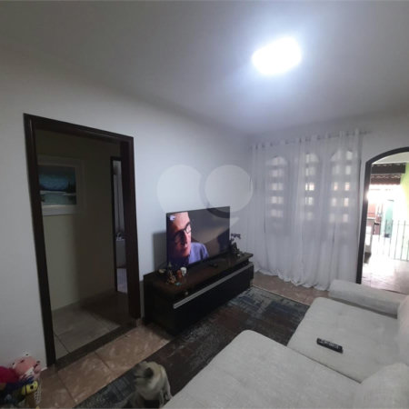 Casa à venda com 3 quartos, sendo 1 suíte,  em Vila Figueira, Suzano, SP