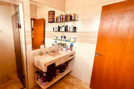 Sobrado à venda com 3 quartos, sendo 1 suíte, em Chácara Recanto Verde, Cotia, SP