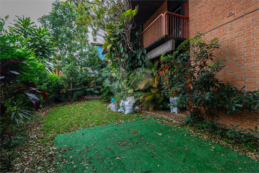 Casa à venda com 4 quartos, sendo 2 suítes, em Jardim Prudência, São Paulo, SP