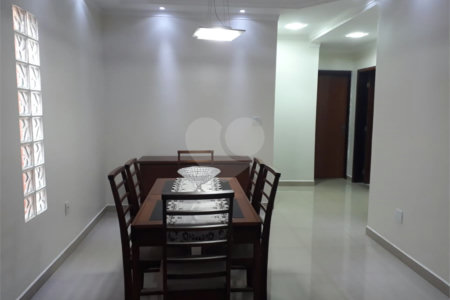 Casa Térrea à venda com 3 quartos, sendo 1 suíte,  em Vila Áurea, Poá, SP
