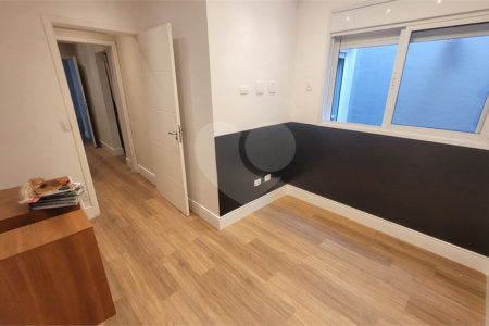 Casa Térrea à venda com 5 quartos, sendo 2 suítes, em Água Fria, São Paulo, SP