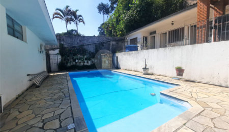 Casa à venda com 4 quartos, sendo 3 suítes,  em Jardim Marajoara, São Paulo, SP