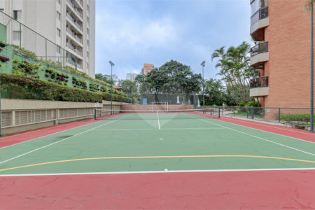 Apartamento à venda com 3 quartos, sendo 2 suítes, em Campo Belo, São Paulo, SP