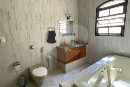 Casa Térrea à venda com 5 quartos, sendo 2 suítes, em Campo Grande, Rio de Janeiro, RJ