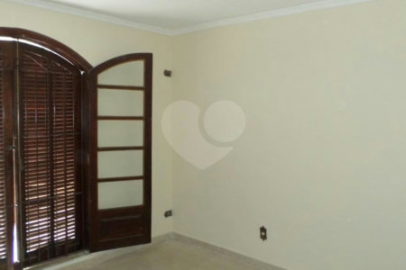 Casa à venda com 3 quartos, sendo 1 suíte, em Vila Gustavo, São Paulo, SP
