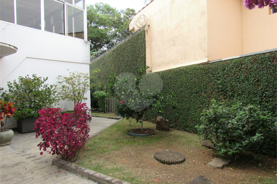 Sobrado à venda com 4 quartos, sendo 2 suítes, em Tremembé, São Paulo, SP