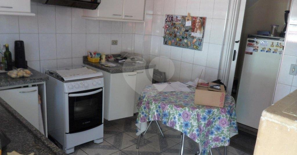 Sobrado à venda com 3 quartos, sendo 1 suíte, em Vila Irmãos Arnoni, São Paulo, SP