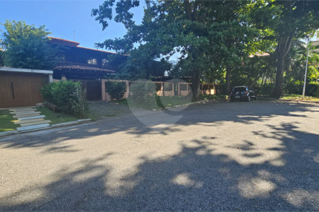 Casa em condomínio à venda com 5 quartos, sendo 3 suítes, em Barra da Tijuca, Rio de Janeiro, RJ