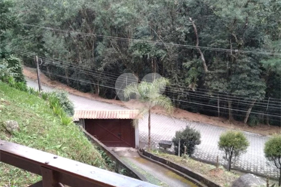 Casa à venda com 4 quartos, sendo 2 suítes,  no condomínio Parque Imperial da Cantareira, Mairiporã - SP