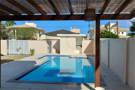 Casa à venda com 3 quartos, sendo 1 suíte, em Outerio da Glória, Porto Seguro, BA