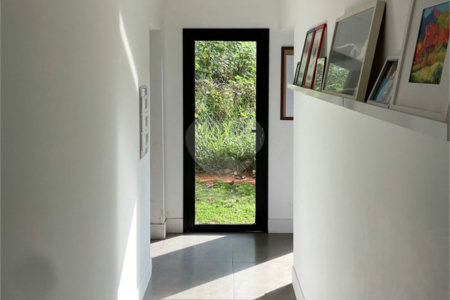 Casa à venda com 4 quartos, sendo 3 suítes,  no condomínio Vale da Santa Fé, Vinhedo - SP