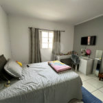 Sobrado à venda com 3 quartos, sendo 1 suíte, em Lopes de Oliveira, Sorocaba, SP