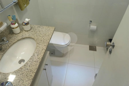Apartamento à venda com 3 quartos, sendo 1 suíte, em Copacabana, Rio de Janeiro, RJ
