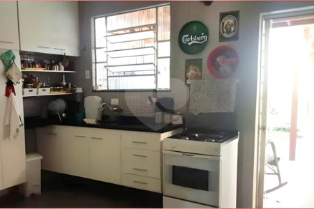 Casa à venda com 4 quartos, sendo 1 suíte, em Jardim Monte Kemel, São Paulo, SP