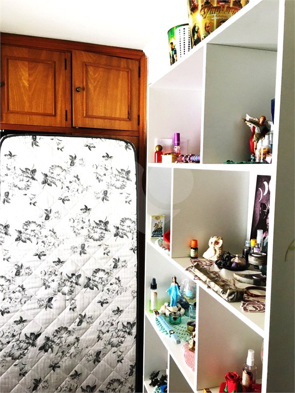 Sobrado à venda com 4 quartos, sendo 1 suíte,  em Vila Gomes, São Paulo, SP