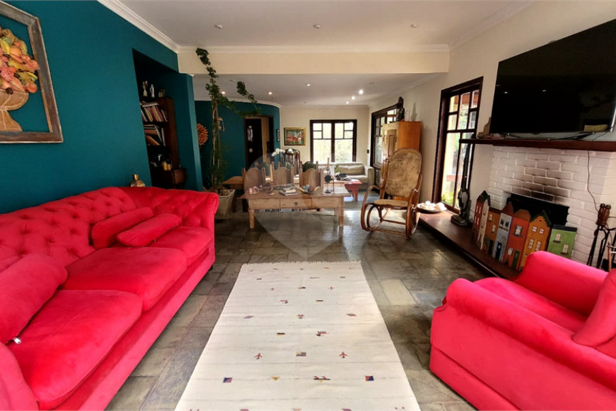 Casa à venda ou para alugar com 4 quartos, sendo 3 suítes, no condomínio Associação Reserva das Hortênsias, Mairiporã - SP