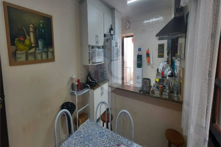 Sobrado à venda com 4 quartos, sendo 1 suíte, em Vila Marari, São Paulo, SP