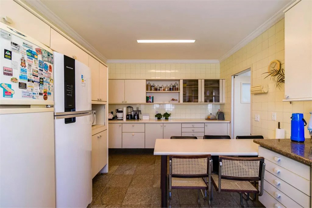 Apartamento à venda com 4 quartos, sendo 2 suítes, em Real Parque, São Paulo, SP