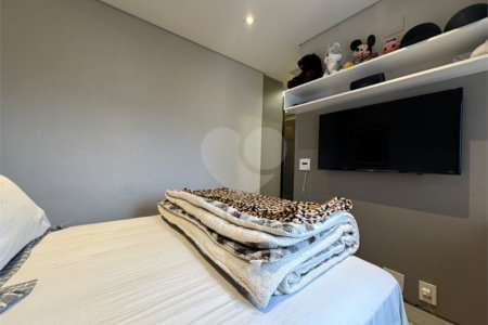 Apartamento à venda com 3 quartos, sendo 1 suíte,  em Jardim Leonor Mendes de Barros, São Paulo, SP