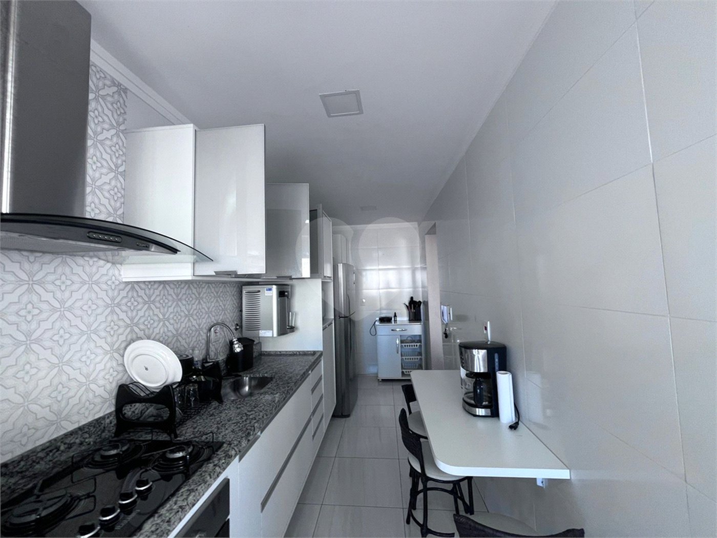 Apartamento à venda com 2 quartos, sendo 1 suíte, em Guilhermina, Praia Grande, SP