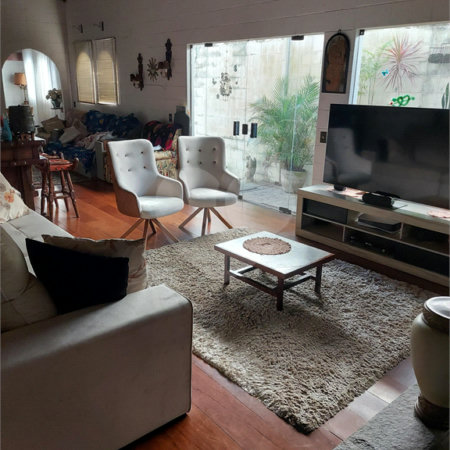 Casa à venda com 3 quartos, sendo 1 suíte, em Jardim Leonor, São Paulo, SP