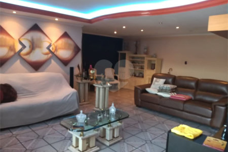Casa à venda com 4 quartos, sendo 1 suíte,  em Vila Maria Baixa, São Paulo, SP