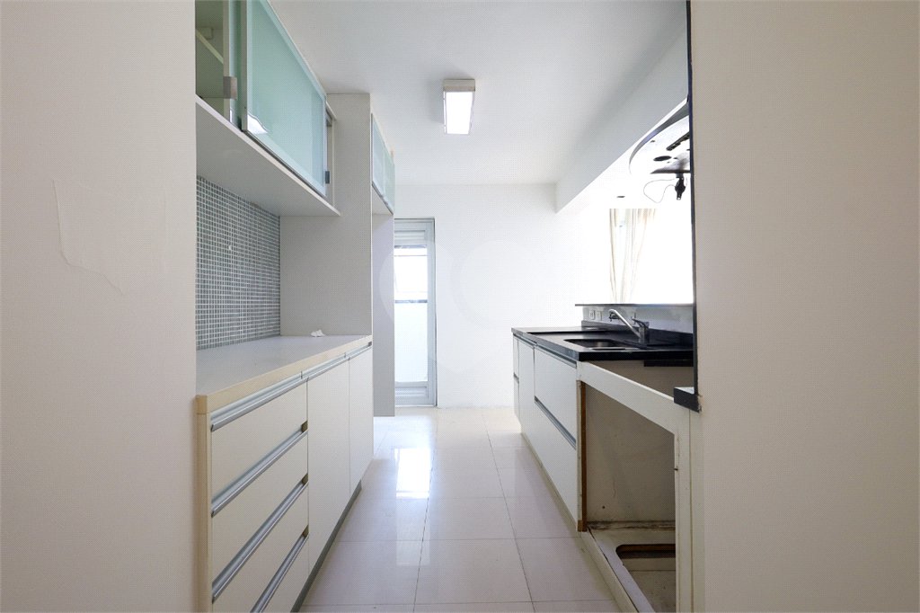 Apartamento à venda com 3 quartos, sendo 2 suítes, em Brooklin, São Paulo, SP