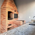Casa à venda com 4 quartos, sendo 3 suítes, no condomínio Terras de Mont Serrat, Salto - SP