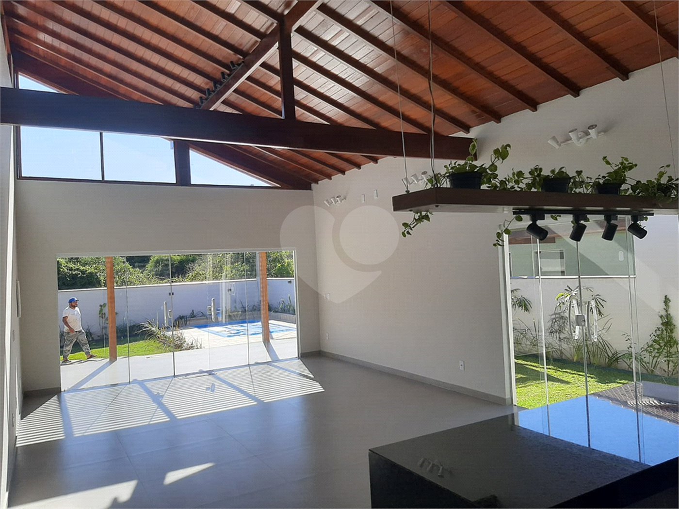 Terreno em condomínio à venda com 4 quartos, sendo 2 suítes,  em Caravelas, Armação dos Búzios, RJ