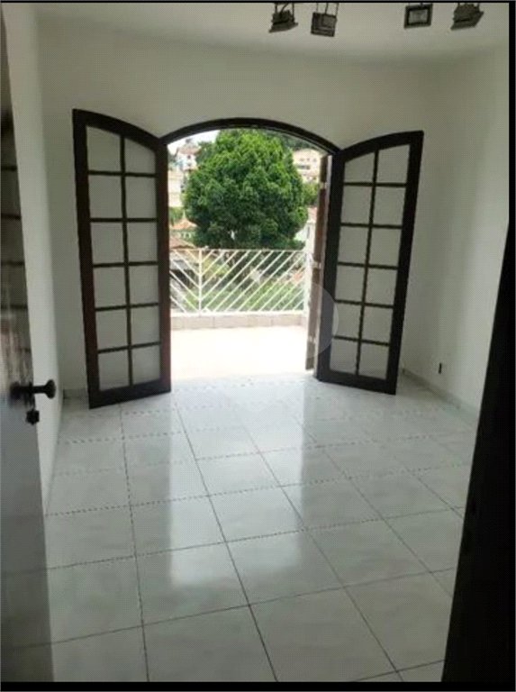 Sobrado à venda com 4 quartos, sendo 1 suíte, em Tremembé, São Paulo, SP