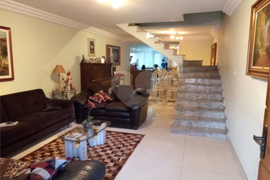 Sobrado à venda com 3 quartos, sendo 1 suíte, em Saúde, São Paulo, SP