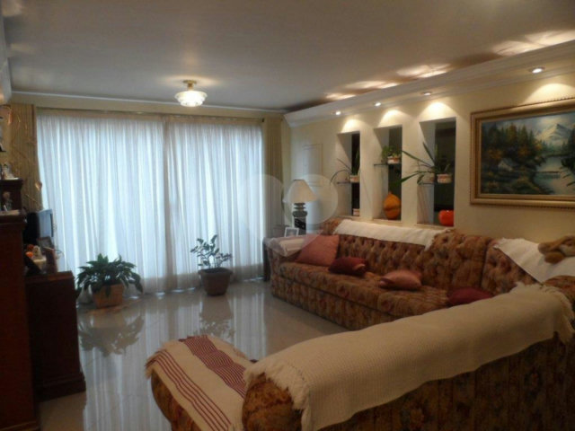 Sobrado à venda com 3 quartos, sendo 1 suíte,  em Jardim Virginia Bianca, São Paulo, SP