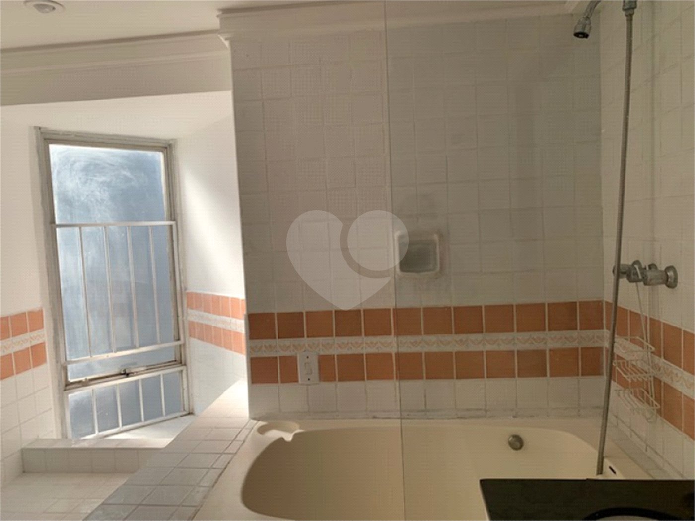 Apartamento à venda com 3 quartos, sendo 1 suíte, em Alto da Boa Vista, São Paulo, SP